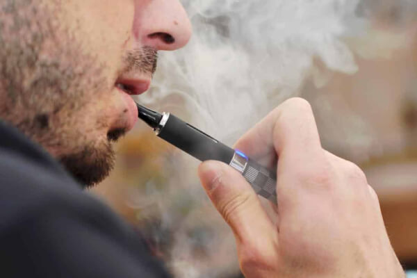 Hút vape an toàn hơn thuốc lá truyền thống