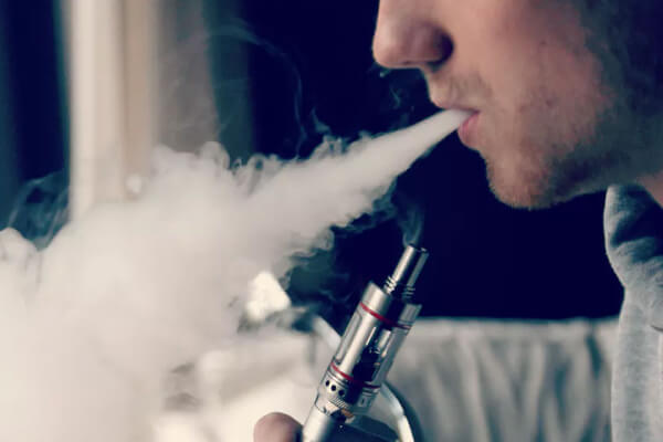 thiết bị vape phát tiếng khó chịu khi vaping