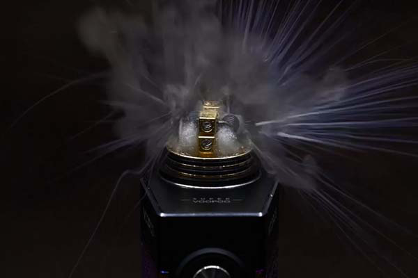 Vape bị bắn tinh dầu.